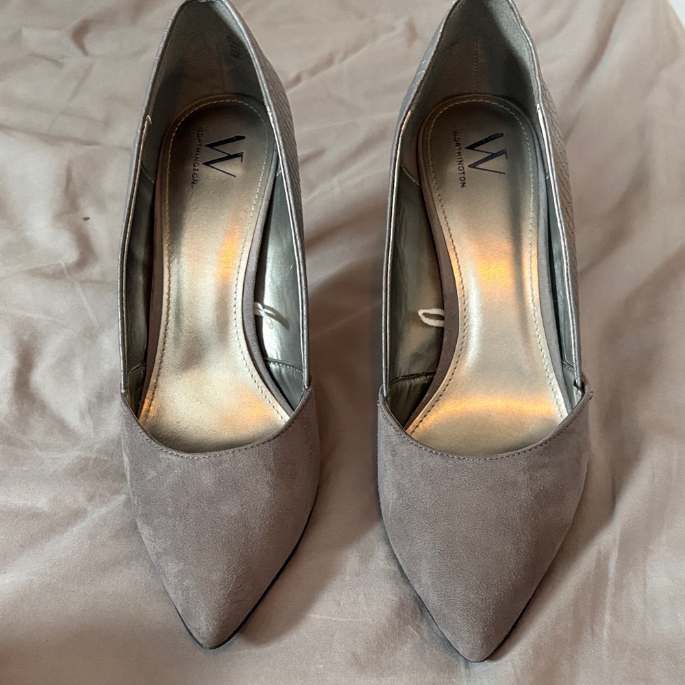 Women's Gray Pumps